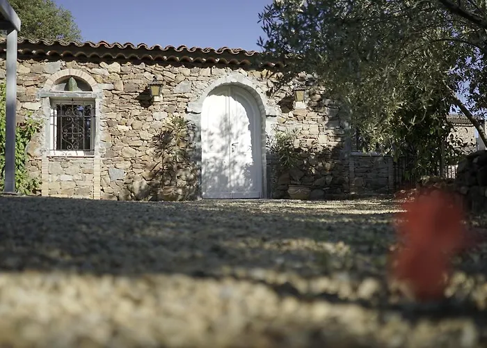 Guest house La Maison Des Oliviers 3*